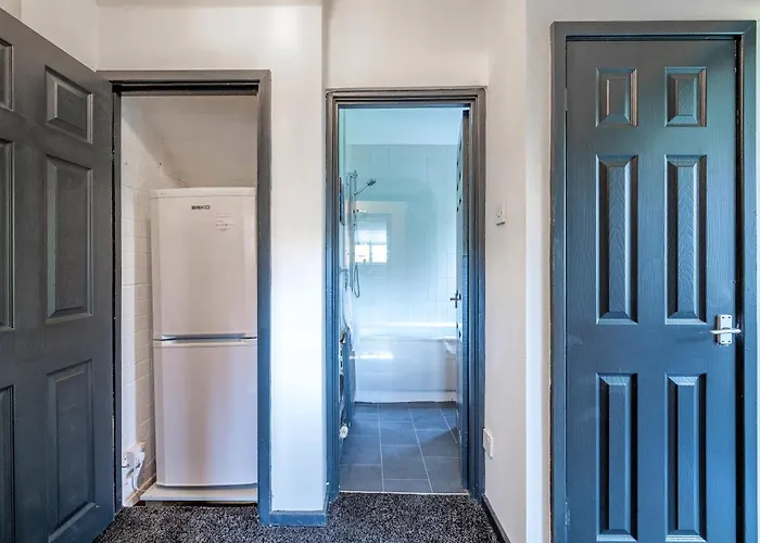 *ra26s* For Your Relaxed & Cosy + Free Parking + Free Fast Wifi * * Leeds