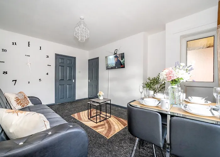 Проживання в сім'ї *ra26s* For Your Relaxed & Cosy + Free Parking + Free Fast Wifi *